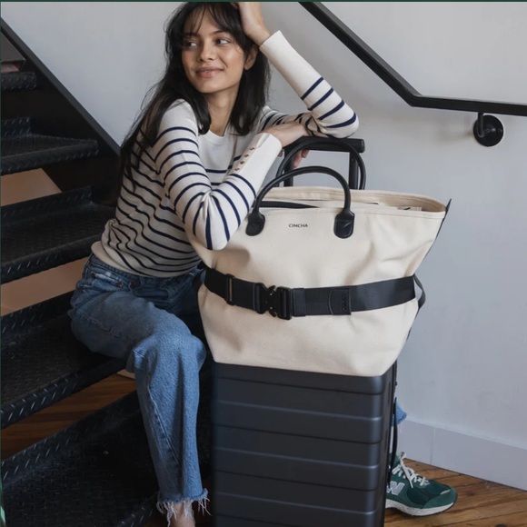 Cincha Travel Green and Pink Stripe Luggage Belt - Picture 5 of 5